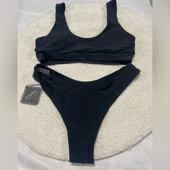 ZAFUL Women's 2PCS Bikini Set Push Up Halter Swimsuit Color Black Size M. NWT - Picture 3 of 4